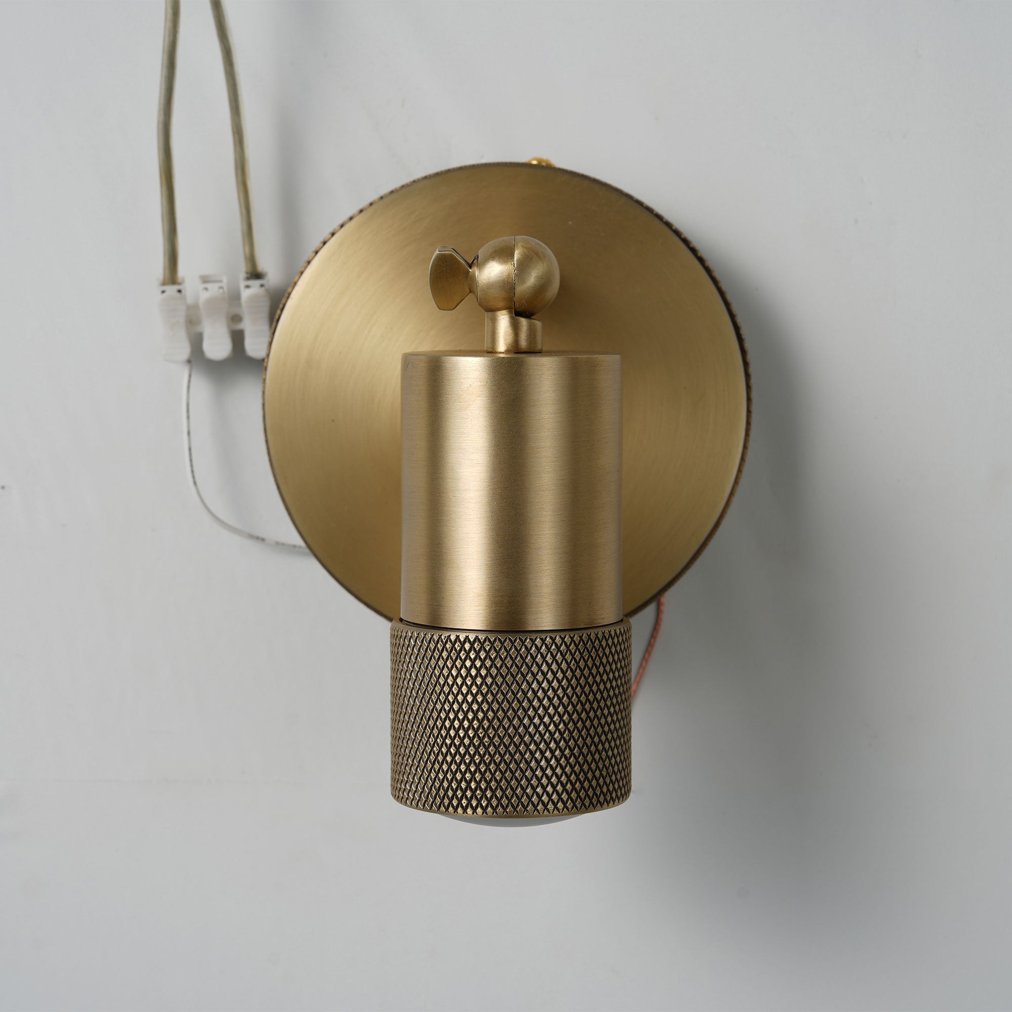 Ginpok Metal Wall Sconce