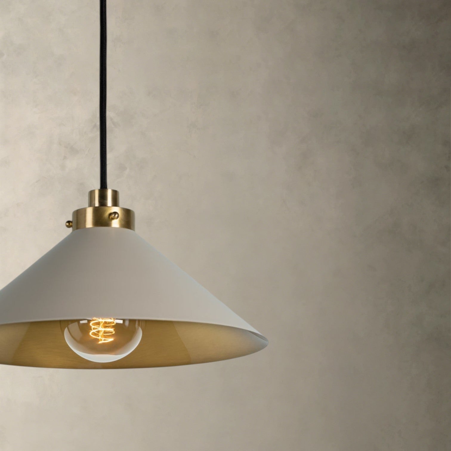 Clivedon Pendant