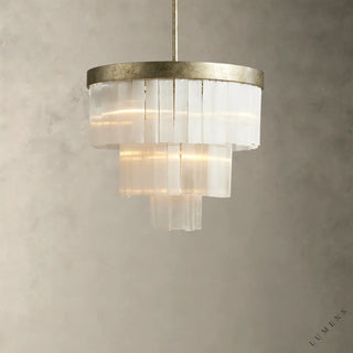 LUMENS LAMP Cameron 圆形吊灯，采用做旧银色饰面和白色透石膏材质，呈现三层阶梯式奢华设计。