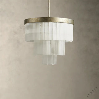 LUMENS LAMP Cameron 圆形吊灯，采用做旧银色饰面和白色透石膏材质，呈现三层阶梯式奢华设计。
