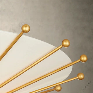 LUMENS LAMP Edita 吸顶灯，采用金色铁艺框架和米白色织物灯罩，装饰有精致的球头金属肋条，呈现中世纪现代风格。