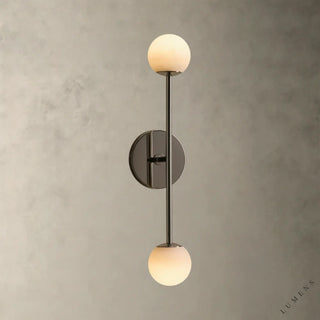LUMENS LAMP Girouette 双头壁灯，配有抛光镍背板和两个天然石球形LED灯泡，适合浴室照明。