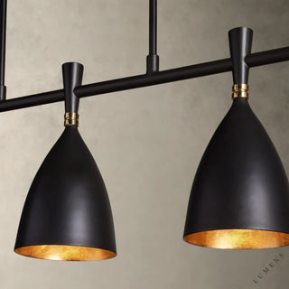 LUMENS LAMP Jacarra 线性吊灯，采用深古铜色金属饰面，灯罩内部配有金色叶片设计，展现精致优雅风格。