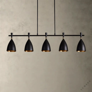 LUMENS LAMP Jacarra 线性吊灯，采用深青铜色饰面，五个灯罩内部配有金色叶片设计，呈现现代优雅风格。