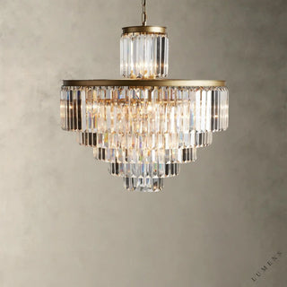 LUMENS LAMP Leyland 吊灯，采用法式装饰艺术风格，配有分层多面 K9 水晶棱镜和质朴的铁艺框架。