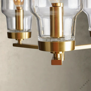 LUMENS LAMP Lucens 半吸顶灯，采用暖色调黄铜饰面钢材和手工吹制玻璃灯罩，展现精致现代风格。