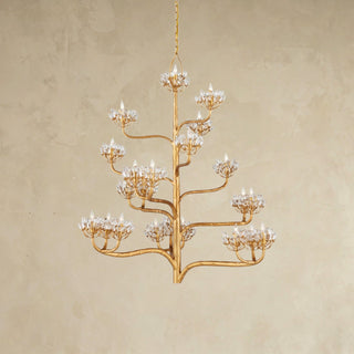 LUMENS LAMP Agave Americana 金色吊灯，采用锻铁和刻面水晶装饰，具有 22 个灯头，呈现沙漠植物造型。