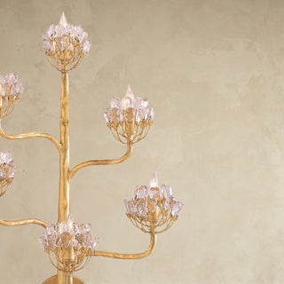 LUMENS LAMP Agave Americana 壁灯，采用深色现代金箔锻铁工艺，装饰有八个水晶簇灯头，展现奢华植物造型。