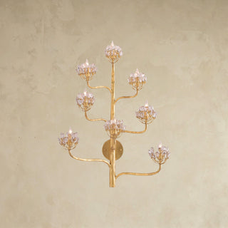 LUMENS LAMP Agave Americana 壁灯，采用深色现代金箔锻铁饰面，配有八个水晶簇灯头，灵感源自龙舌兰植物。