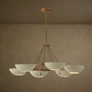 LUMENS LAMP Alturas 吊灯，采用复古风格的铜锈黄铜圆环和六个柔和沙色碗形灯罩，设计优雅对称。