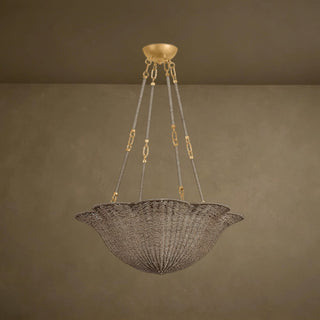 LUMENS LAMP Ardonia 吊灯，采用天然马尼拉麻纤维编织的扇形花瓣状灯罩，搭配复古金箔框架和悬挂杆。