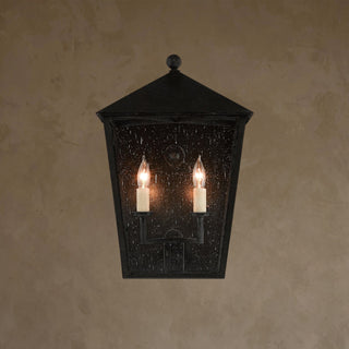 LUMENS LAMP Bening 中号户外壁灯，采用午夜黑锻铁饰面和透明种子玻璃，双灯设计，防风雨耐用。