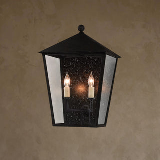 LUMENS LAMP Bening 中号户外壁灯，采用午夜黑色锻铁饰面和透明种子玻璃面板，双灯设计，风格经典优雅。