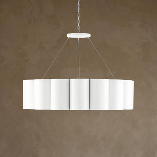 LUMENS LAMP Chauveau 吊灯，采用珍珠白锻铁波浪带设计，内部饰有现代金色饰面，营造温暖光效。