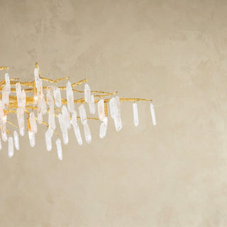 LUMENS LAMP Forest Light 半吸顶灯，采用洗旧卢塞恩金色锻铁树枝设计，装饰有天然水晶石英，营造自然奢华氛围。