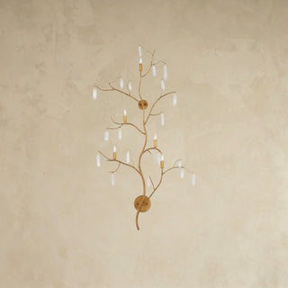 LUMENS LAMP Forest Light壁灯，采用卢塞恩金饰面锻铁材质，装饰有天然石英水晶，呈现树枝造型设计。