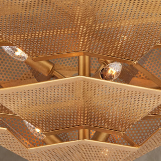 LUMENS LAMP Hanway 吊灯，采用古董金箔饰面的穿孔锻铁板制成，呈现工业风格设计细节