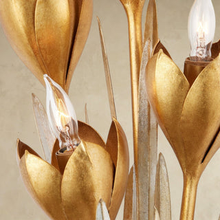 LUMENS LAMP Hortensia壁灯，采用锻铁材质，饰有现代金箔花朵和银箔叶片，四灯设计，造型灵感源自番红花。