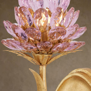 LUMENS LAMP Marilee 单灯壁灯，采用荷兰金箔锻铁饰面，配有粉色刻面水晶花朵设计。