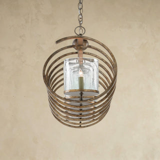 LUMENS LAMP Maximus Grande 吊灯，采用黄铁矿青铜色锻铁螺旋框架和透明玻璃灯罩，设计独特且富有质感。