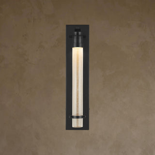LUMENS LAMP Provence 哑光黑色黄铜户外壁灯，配有长条形种子玻璃灯罩，呈现现代简约风格