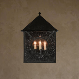 LUMENS LAMP Ripley 大型户外壁灯，午夜黑色锻铁框架，配有透明种子玻璃面板和三盏灯，营造出优雅的氛围照明。