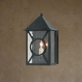 LUMENS LAMP Ripley 小型户外壁灯，采用午夜黑色锻铁饰面和透明种子玻璃面板，设计经典耐用。