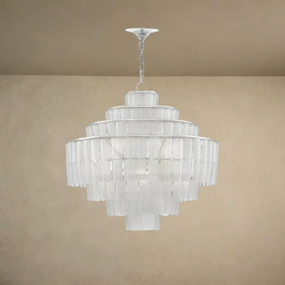 LUMENS LAMP Sommelier 白色吊灯，采用再生玻璃和当代银箔饰面，具有多层阶梯式设计，散发优雅光泽。