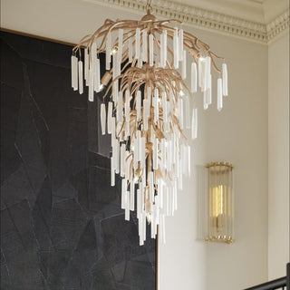 LUMENS LAMP Warwick 高款壁灯，采用光学水晶管和现代银箔锻铁设计，散发柔和环境光，ADA 合规。